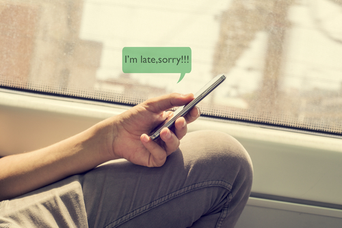 メールの返信が遅れたら?転職活動中の正しいメールマナーを徹底解説