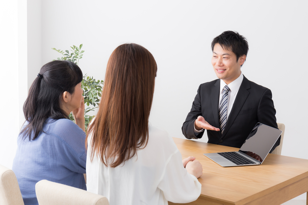 未経験でも不動産鑑定士に転職は可能?業務内容や資格試験について詳しく解説します。